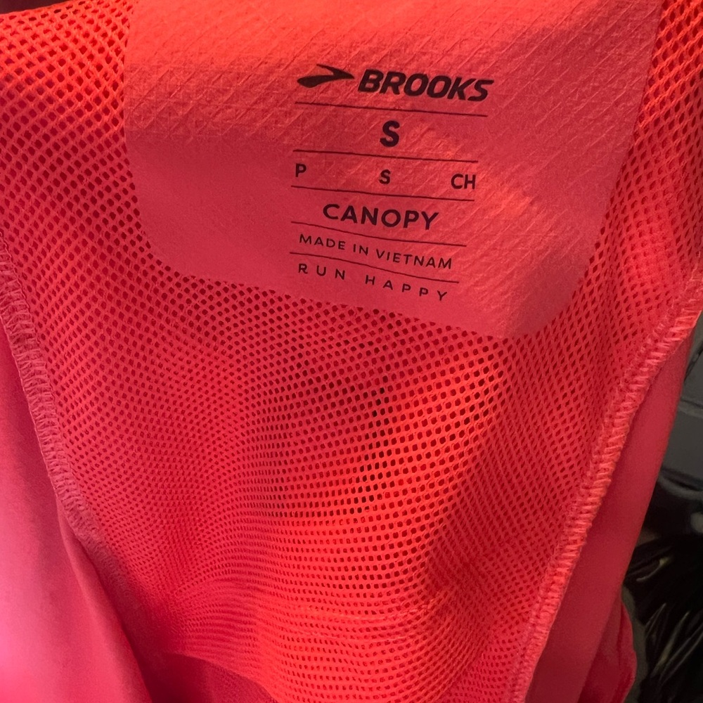 Brooks Women's Vibrant Orange lightweight jacket - Picture 3 of 3